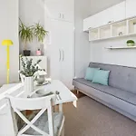 公寓 Budget-friendly Located Near Royal Baths Park By Renters 华沙