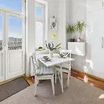 Budget-friendly Located Near Royal Baths Park By Renters *