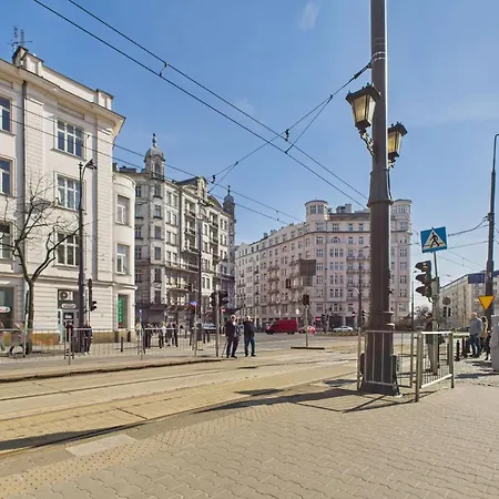 Apartment Exceptional Located Near Royal Baths Park By Renters