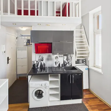 Exceptional Located Near Royal Baths Park By Renters