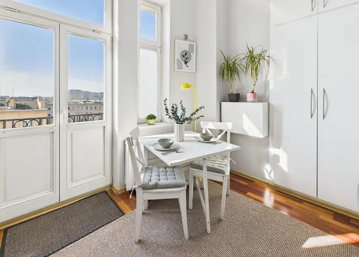 Exceptional Located Near Royal Baths Park By Renters *